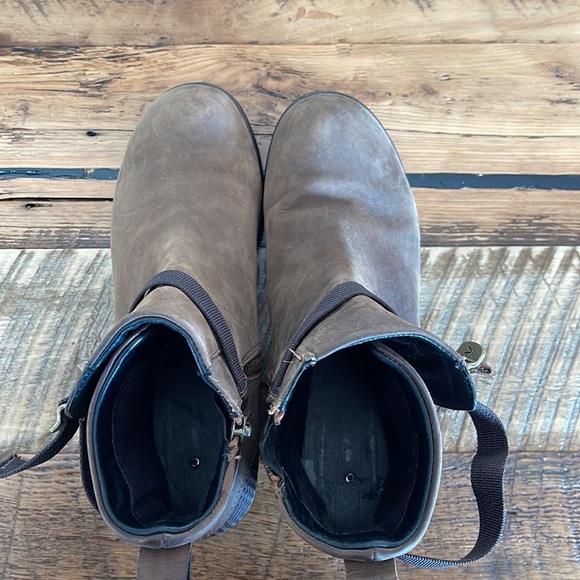Keen Morrison mid leather boots. Womens size 9.5. Brown - Picture 6 of 9